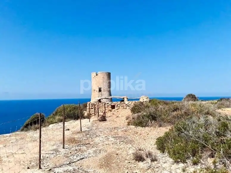 Finca rústica en venta en Carretera 39°21'47.0\"N 2°47'26.8\"E, Cala Pi - Vallgornera