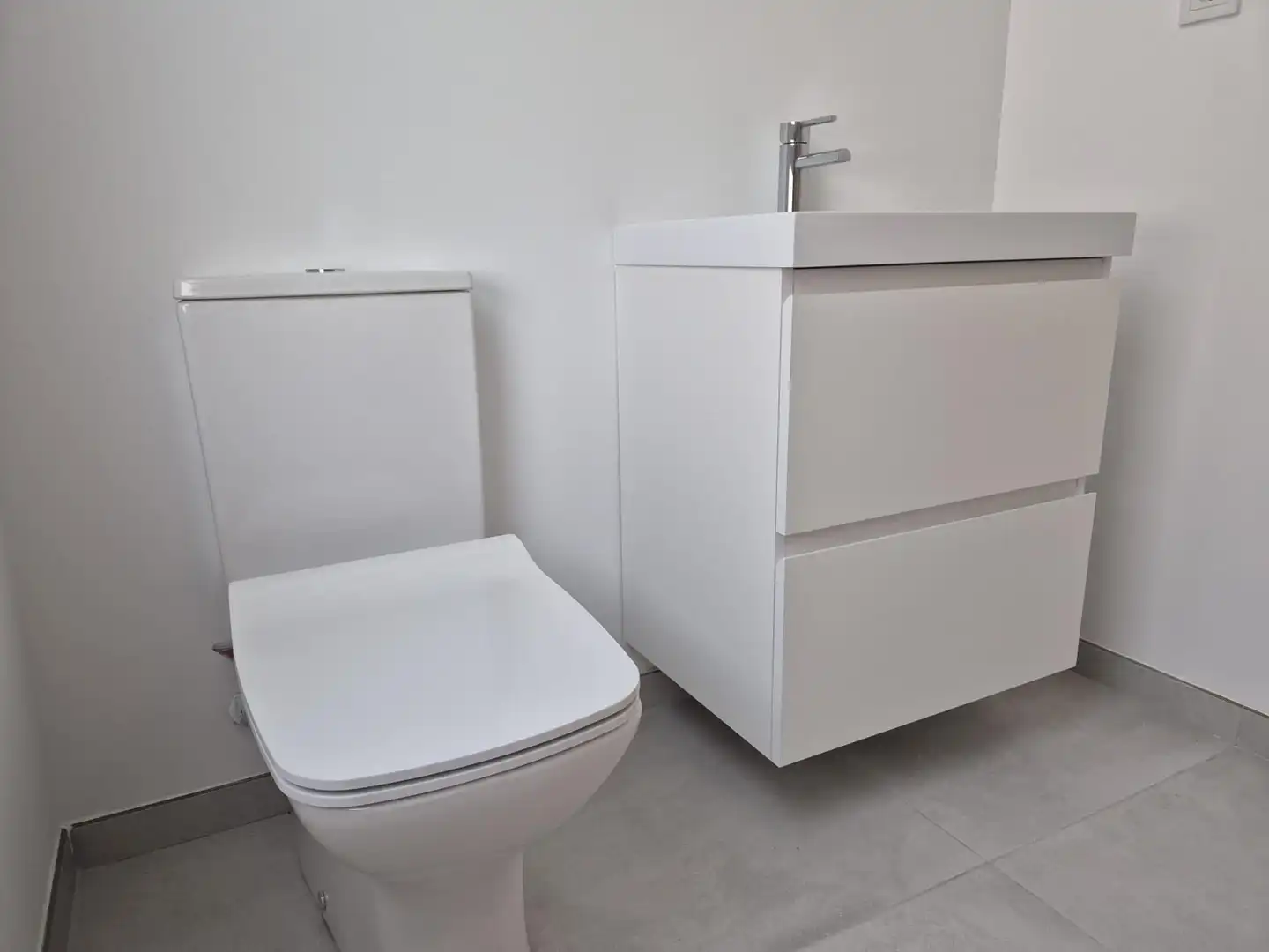 Bany de Pis de lloguer en Dos Hermanas amb Aire condicionat, Calefacció i Terrassa