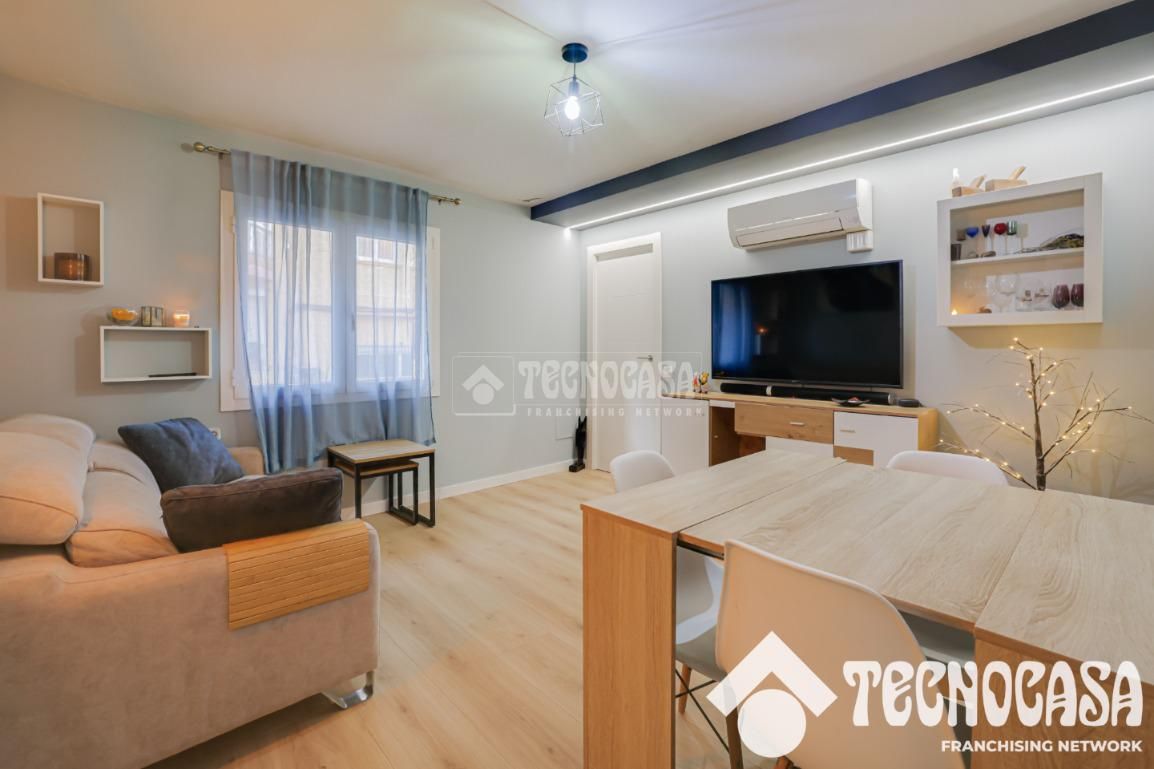 Sala de estar de Piso en venta en  Barcelona Capital con Aire acondicionado y Parquet