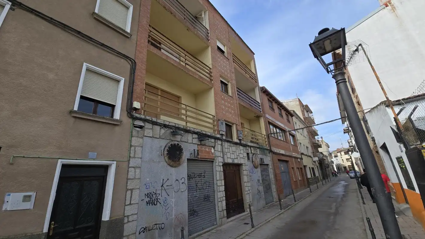 Flat for sale in C. la Corredera, Navaluenga