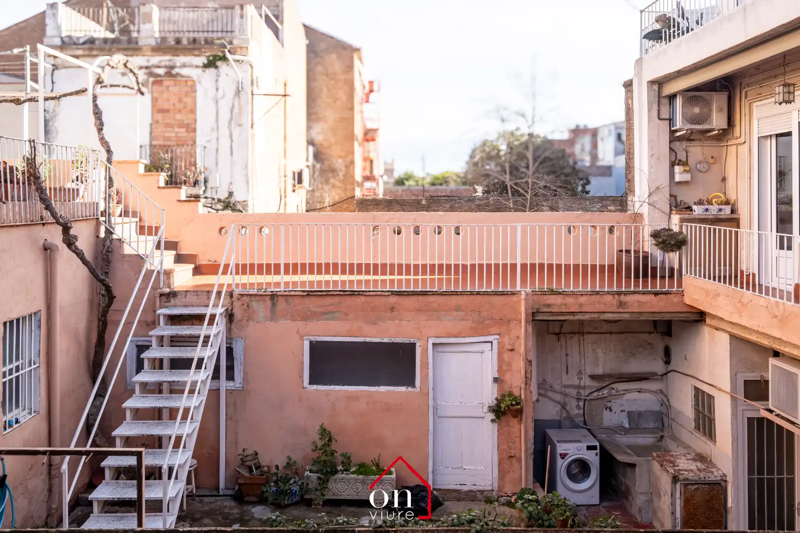 Vista exterior de Piso en venta en Terrassa con Calefacción, Horno y Internet