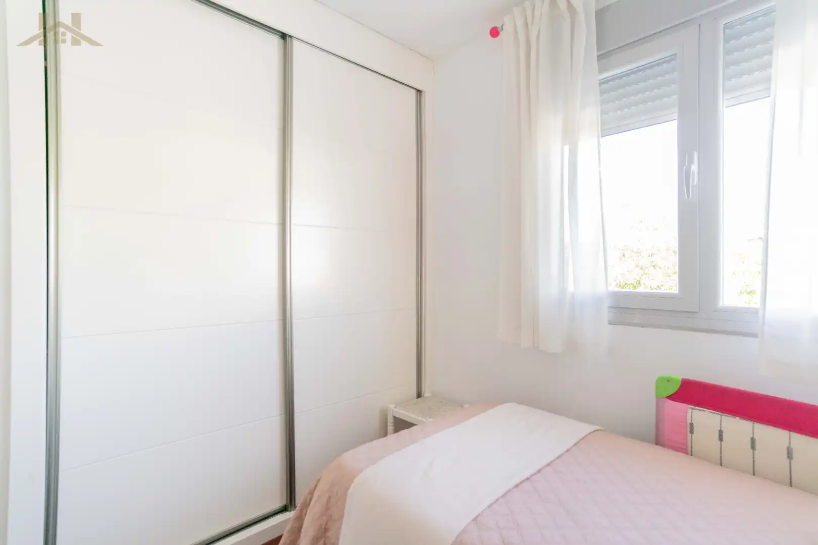 Habitación de Casa adosada en venta en Torrejón de Ardoz con Amueblado