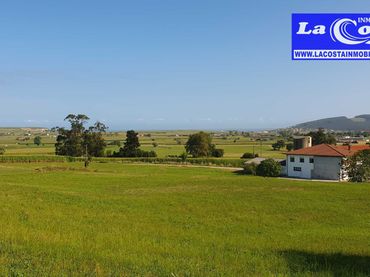 Casa con jardín en venta en Diseminado Castanedo