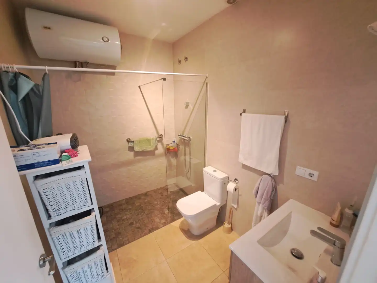 Baño de Planta baja en venta en Mataró con Aire acondicionado, Calefacción y Horno