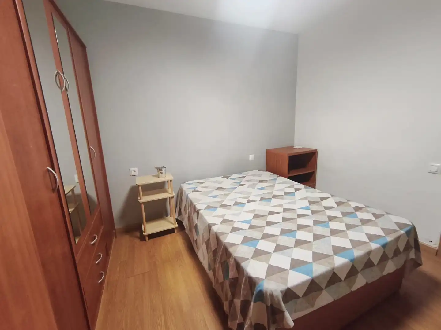 Schlafzimmer von Wohnung zum Verkauf in Burjassot mit Parkett, Ofen und Waschmaschine