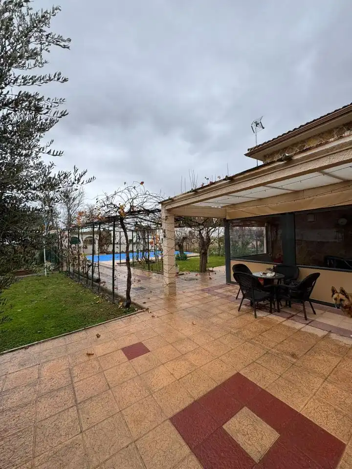 Terrassa de Casa o xalet en venda en Cadrete amb Aire condicionat, Calefacció i Jardí privat