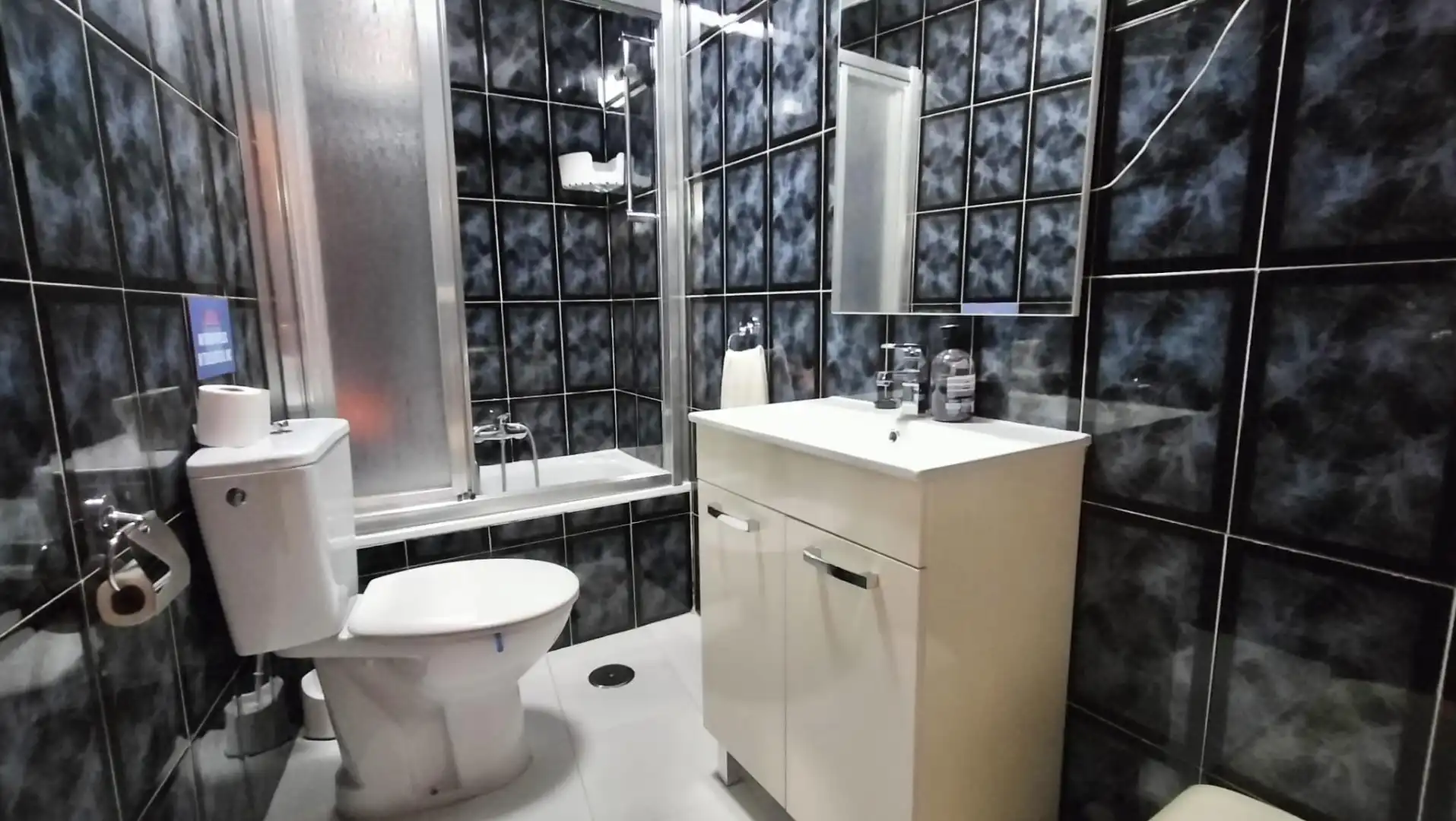 Baño de Piso para compartir en Málaga con Aire acondicionado, Calefacción y Terraza