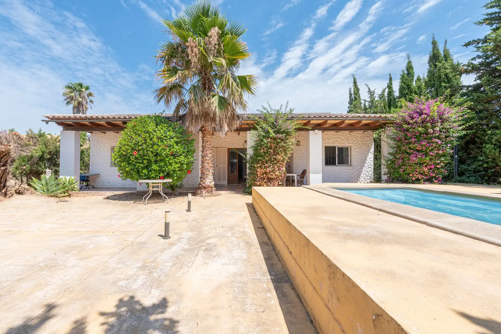 Vista exterior de Casa o xalet en venda en Alcúdia amb Terrassa, Piscina i Alarma