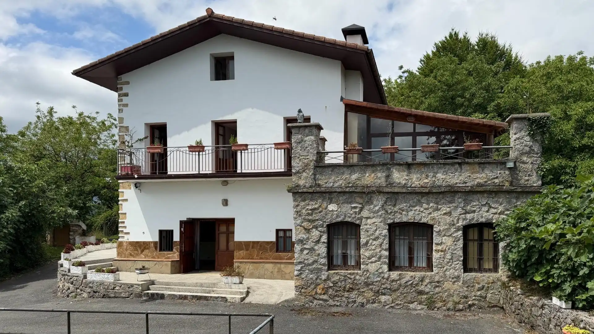 Exterior view of Houses for sale in Hernani  with Heating, Private garden and Storage room