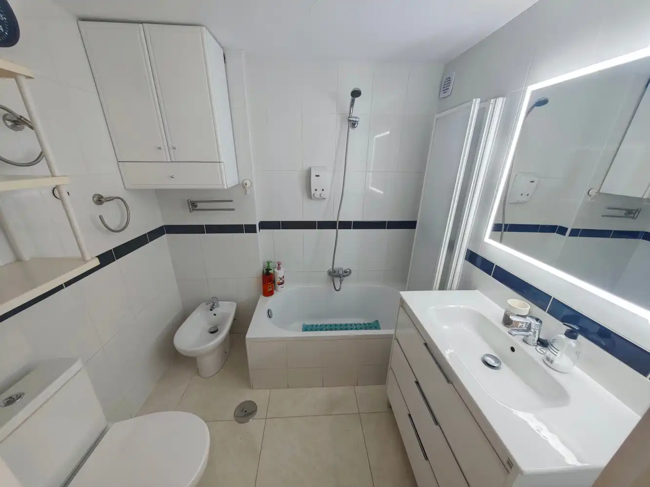 Baño de Piso en venta en Calpe / Calp con Aire acondicionado, Terraza y Amueblado