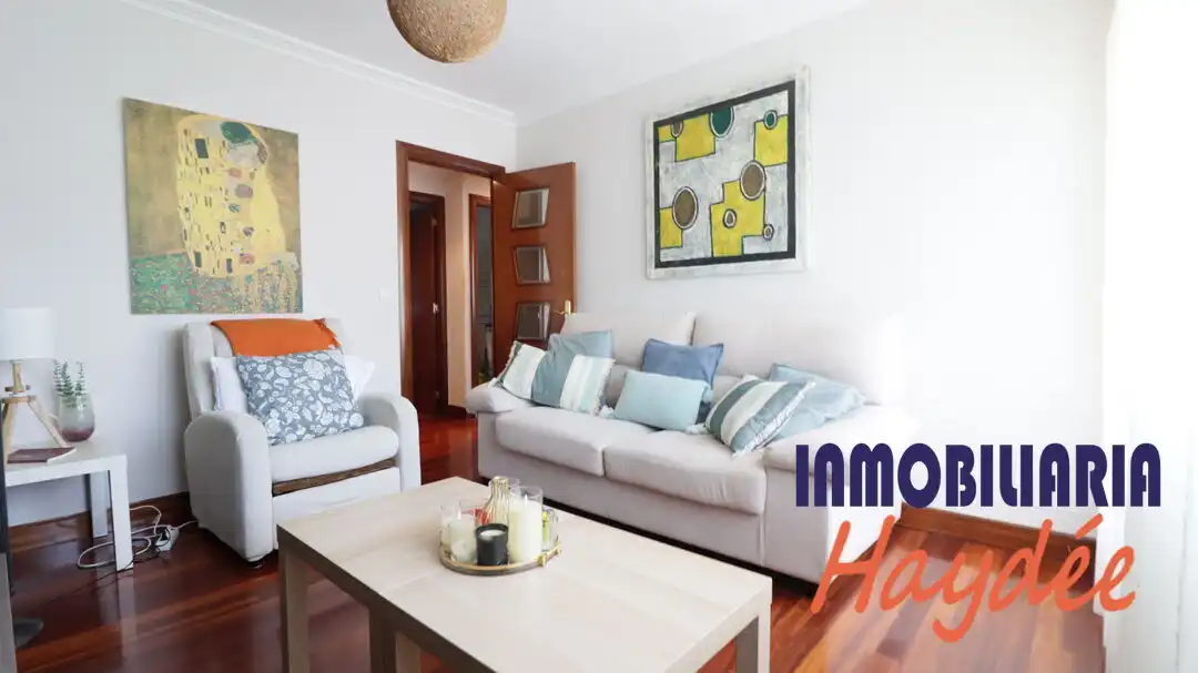 Sala de estar de Piso en venta en Leioa con Calefacción, Trastero y Amueblado