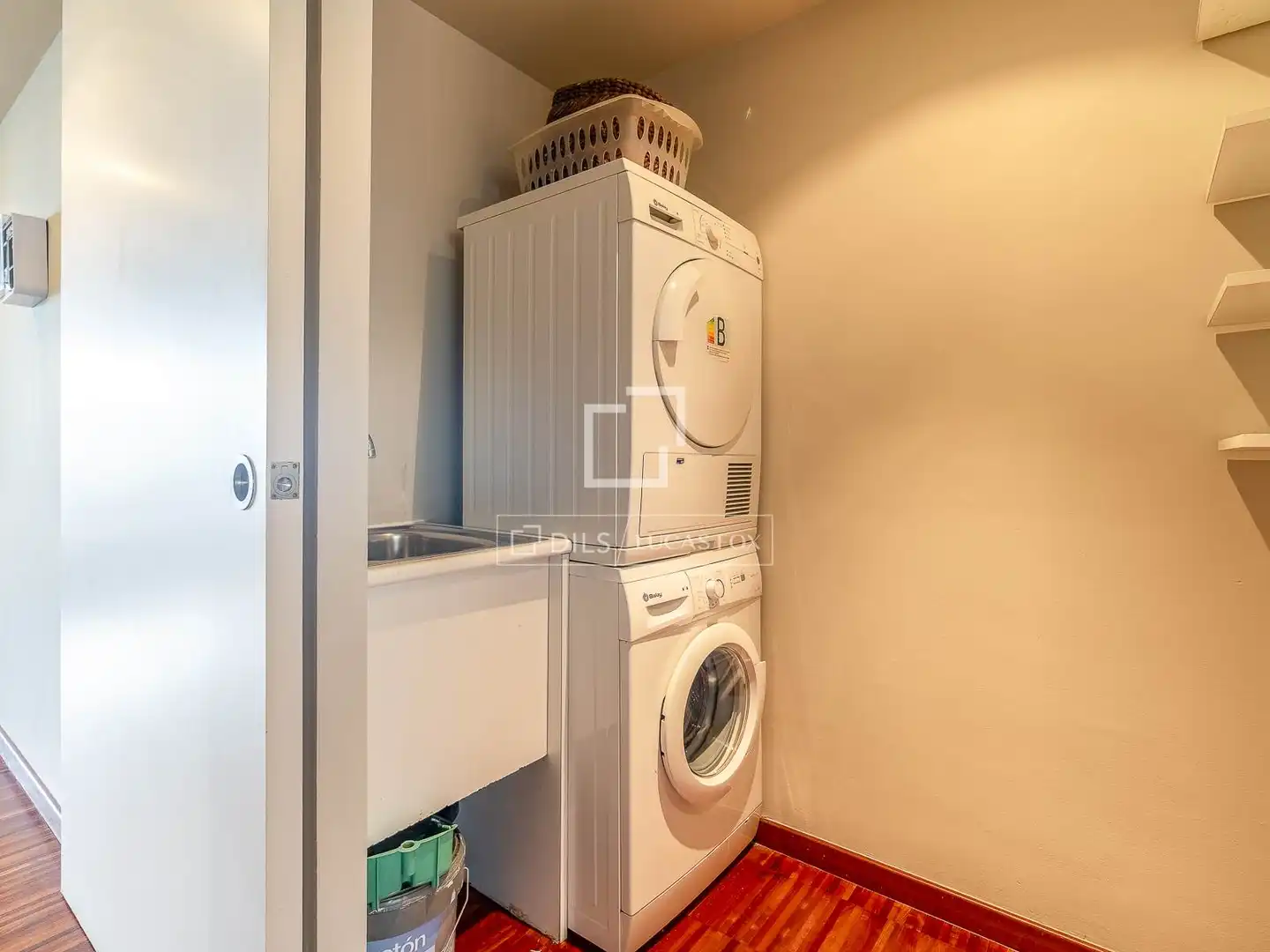 Exterior view of Attic for sale in Barcelona  with Air Conditioner, Parquet flooring and Terrace