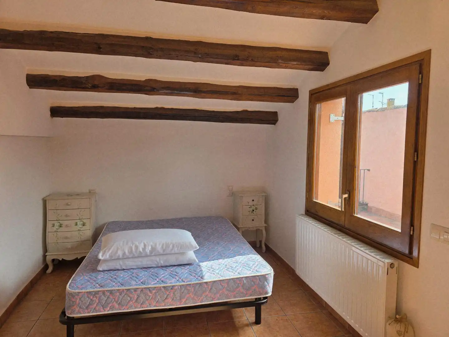 Habitación de Casa adosada en venta en Darnius con Calefacción, Terraza y Trastero