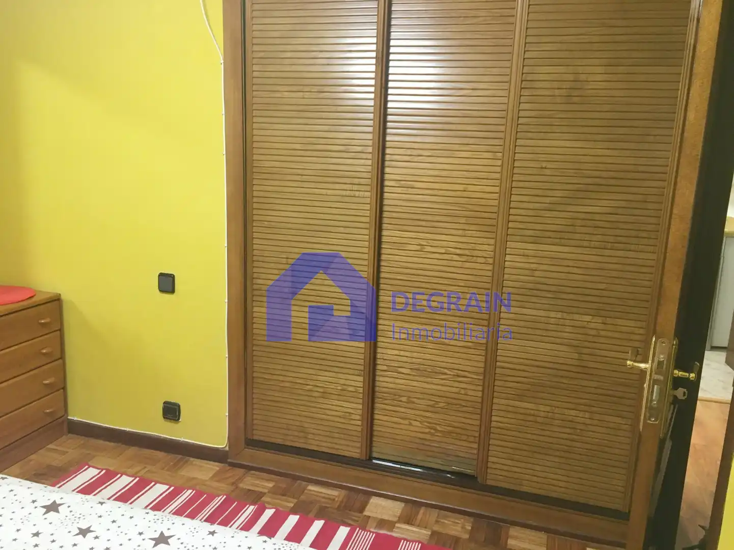 Habitación de Piso de alquiler en Oviedo  con Calefacción y Balcón
