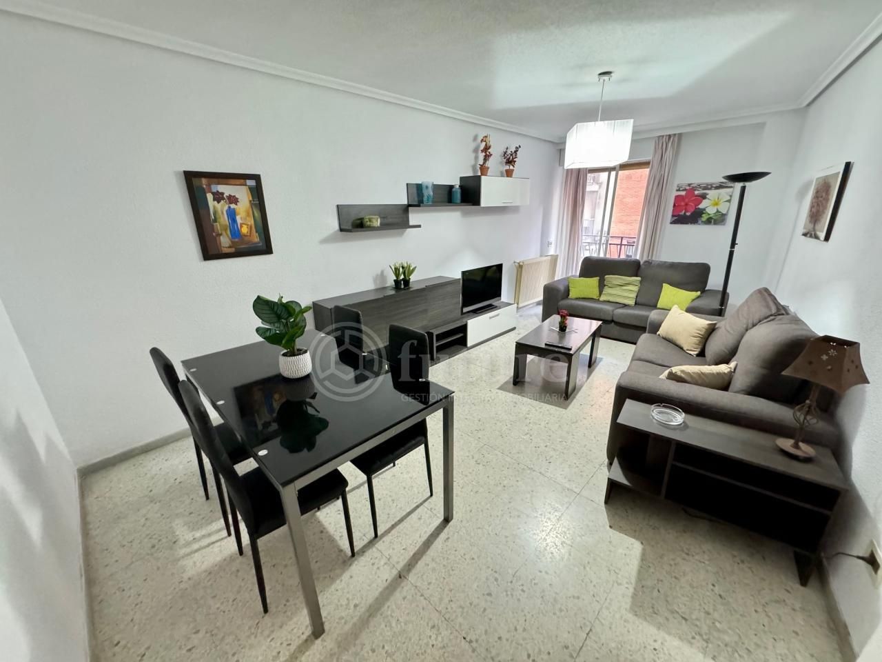 Vista exterior de Pis de lloguer en Salamanca Capital amb Calefacció, Moblat i Balcó