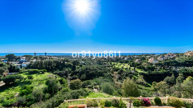 Casa adosada en Venta en Elviria