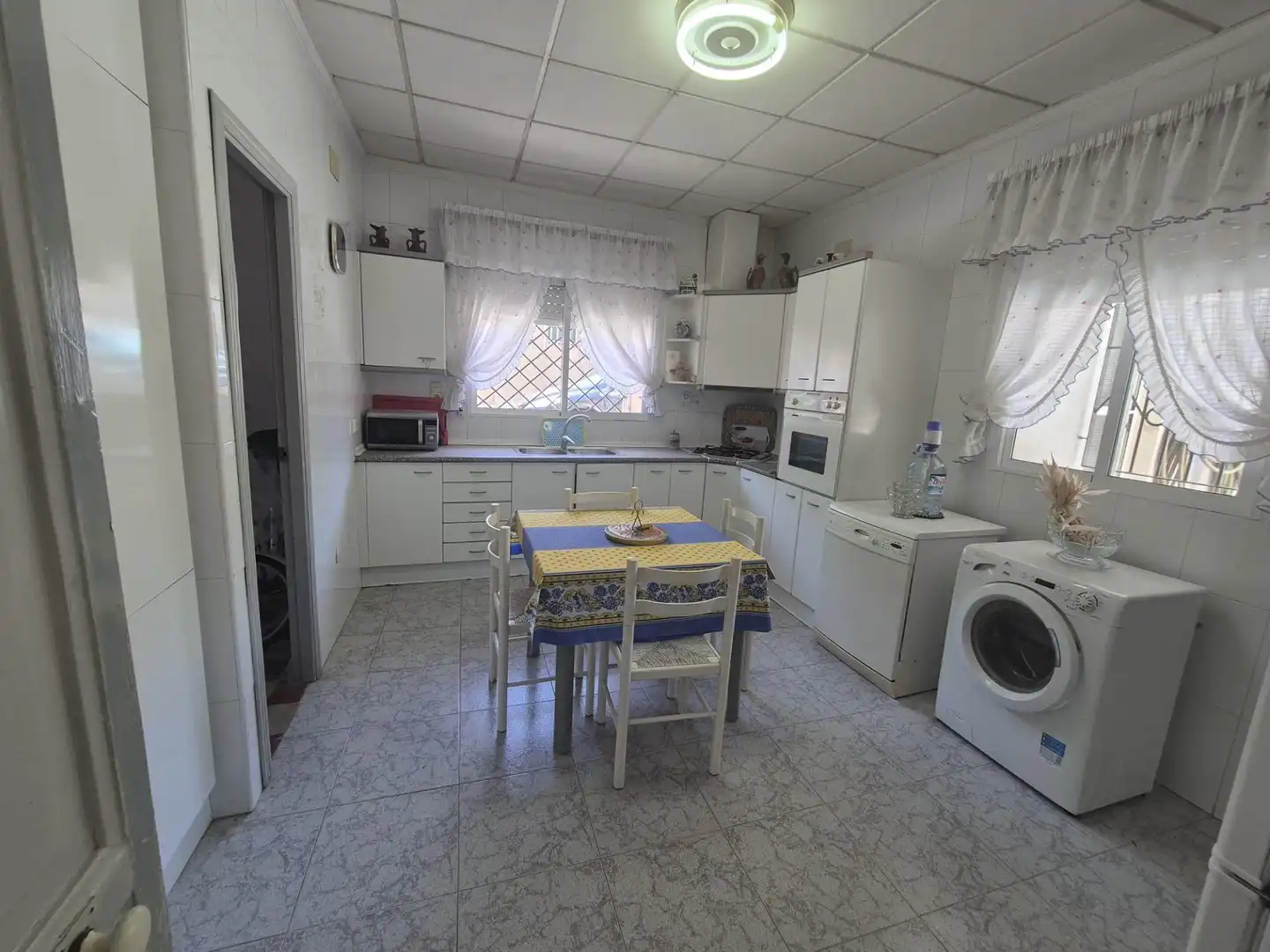 Cuina de Casa o xalet en venda en La Unión amb Jardí privat i Moblat