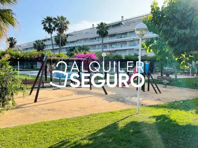 Vista exterior de Pis de lloguer en Dénia amb Aire condicionat, Terrassa i Traster