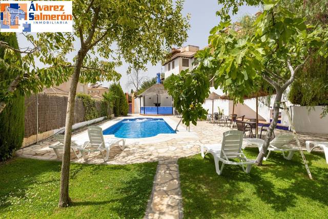 Casa adosada en Venta en Calle SALA DOS HERMANAS en Crta. De la Sierra