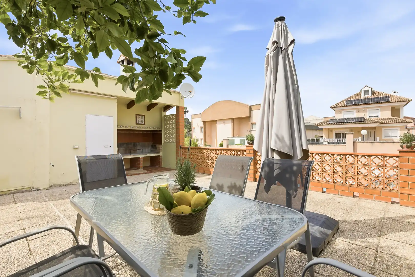 Terraza de Casa adosada en venta en Navajas con Aire acondicionado, Calefacción y Jardín privado