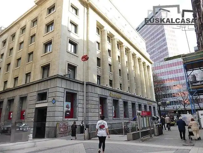 Vista exterior de Oficina en venta en Bilbao  con Calefacción