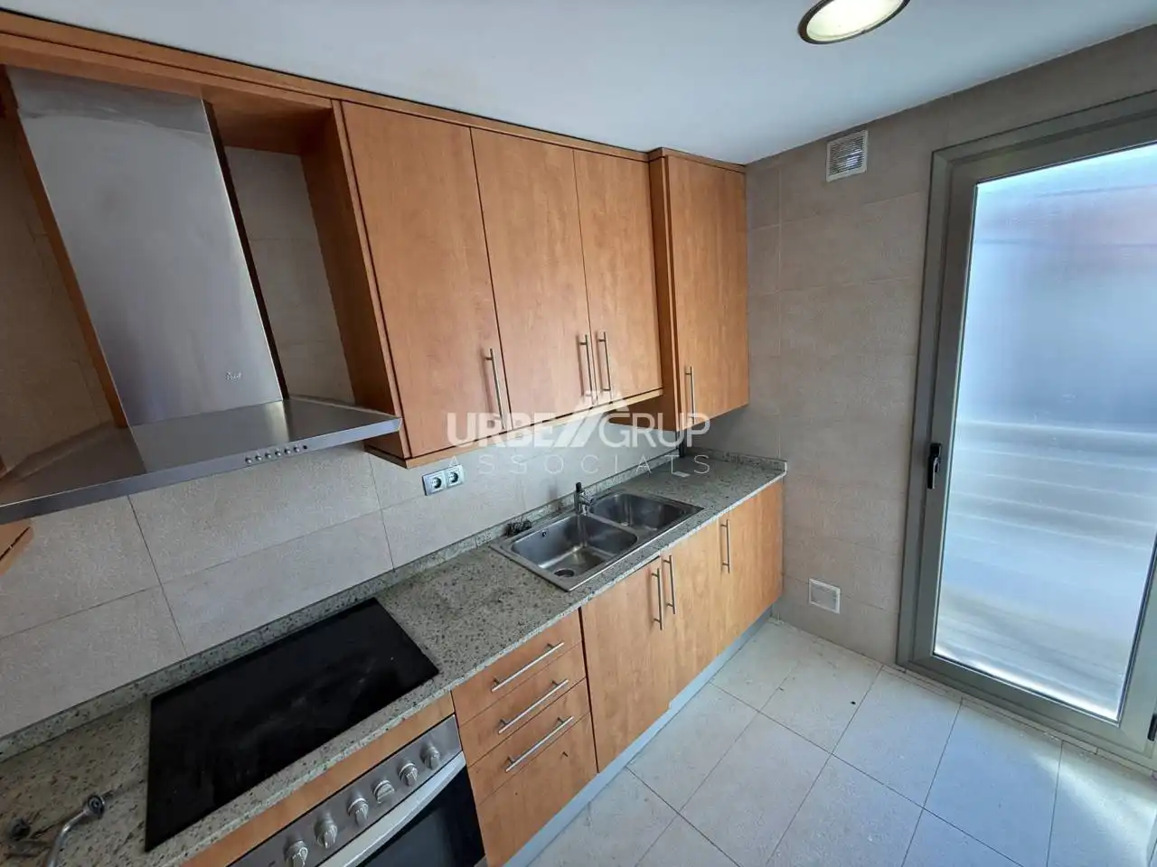 Cocina de Piso de alquiler en Terrassa con Aire acondicionado, Calefacción y Parquet
