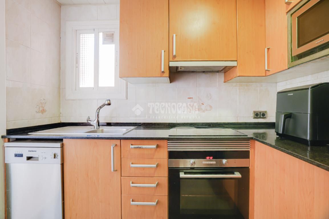 Kitchen of Flat for sale in Sabadell  with Air Conditioner, Heating and Balcony