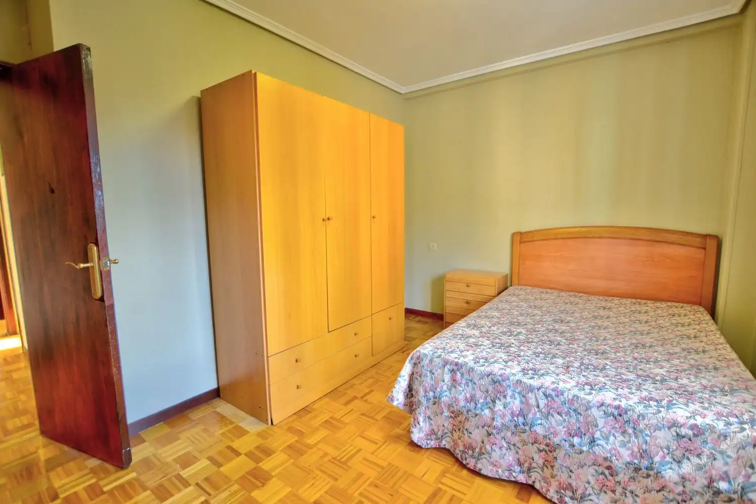 Bedroom of Flat for sale in Gijón   with Storage room and Swimming Pool