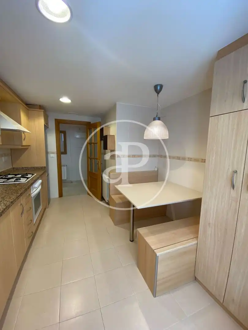 Cocina de Piso de alquiler en Valencia con Aire acondicionado, Calefacción y Jardín privado