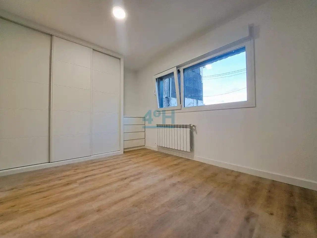 Dormitori de Apartament en venda en Ourense Capital  amb Calefacció i Terrassa