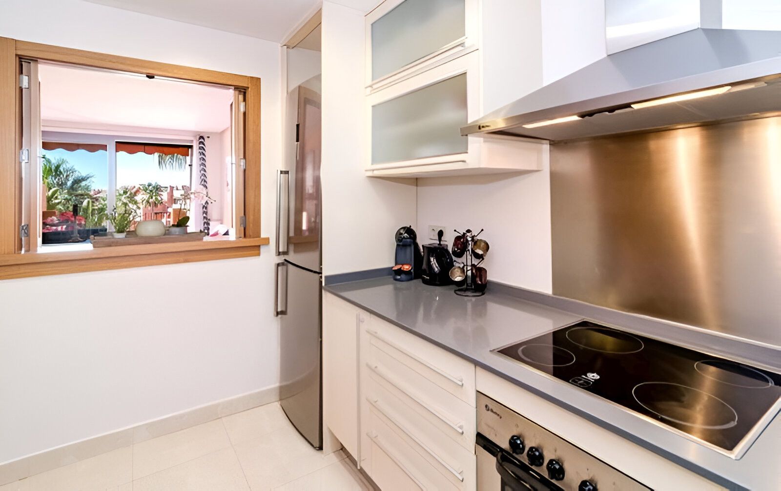 Cocina de Apartamento en venta en Estepona con Aire acondicionado, Terraza y Piscina