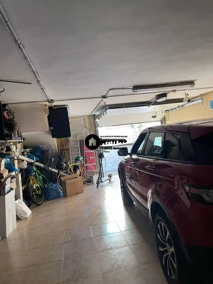 Parking de Casa adosada en venta en Albacete con Aire acondicionado, Calefacción y Jardín privado