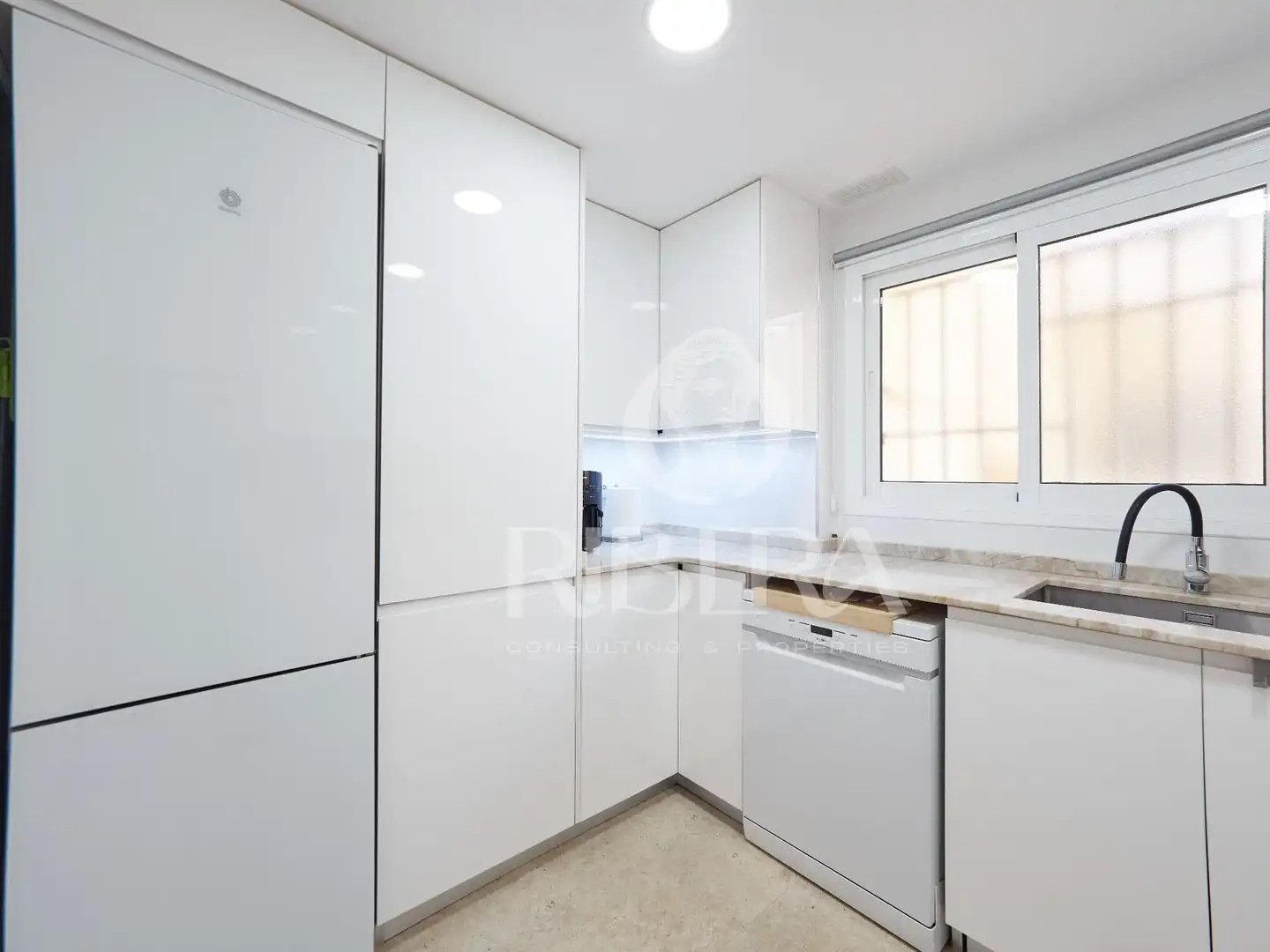 Küche von Dachboden zum Verkauf in Valencia mit Klimaanlage, Terrasse und Abstellraum
