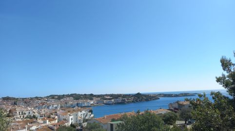 Terreno con vista al mar a 2 minutos a pie del centro de Cadaques