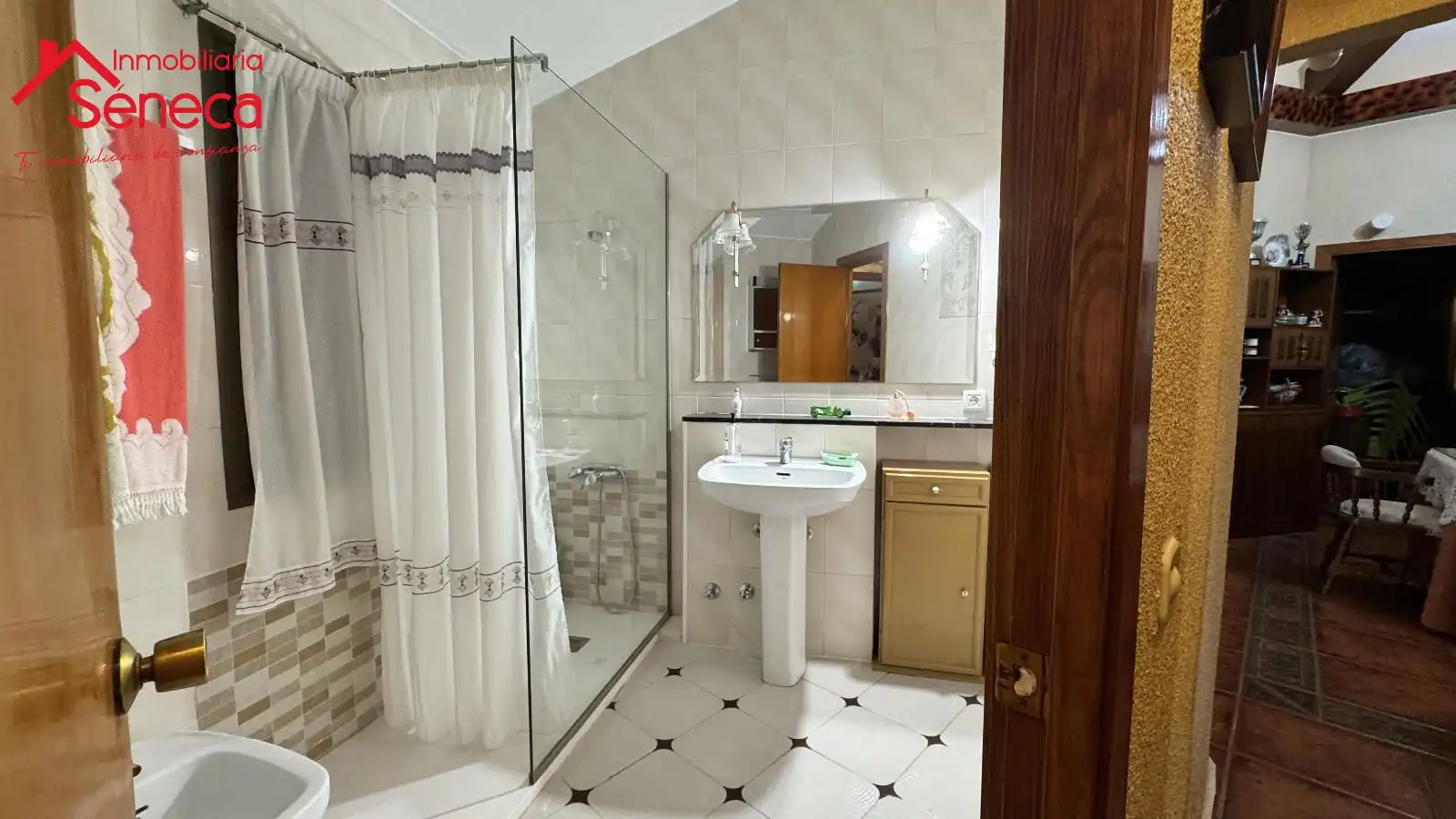 Bathroom of Houses for sale in Córdoba  with Air Conditioner, Heating and Storage room