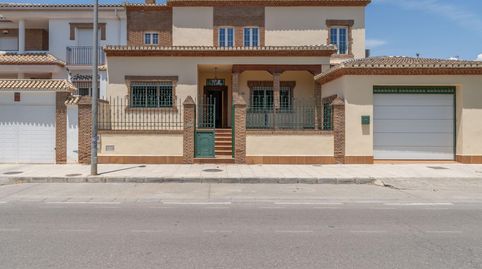 VENTA DE AMPLIO Y EXCLUSIVO CHALET INDEPENDIENTE EN  SANTA FE  GRANADA