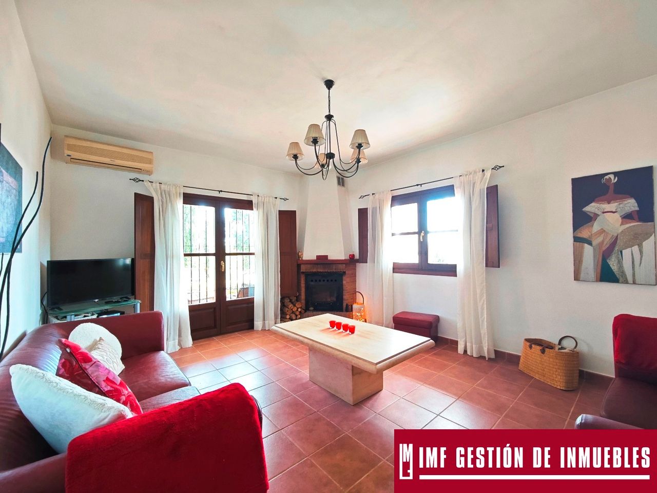 Sala d'estar de Casa o xalet en venda en Benamargosa amb Terrassa