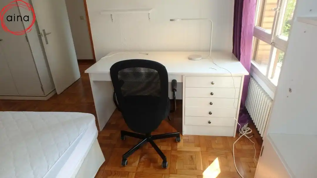 Habitación de Piso de alquiler en  Pamplona / Iruña con Calefacción, Terraza y Alarma