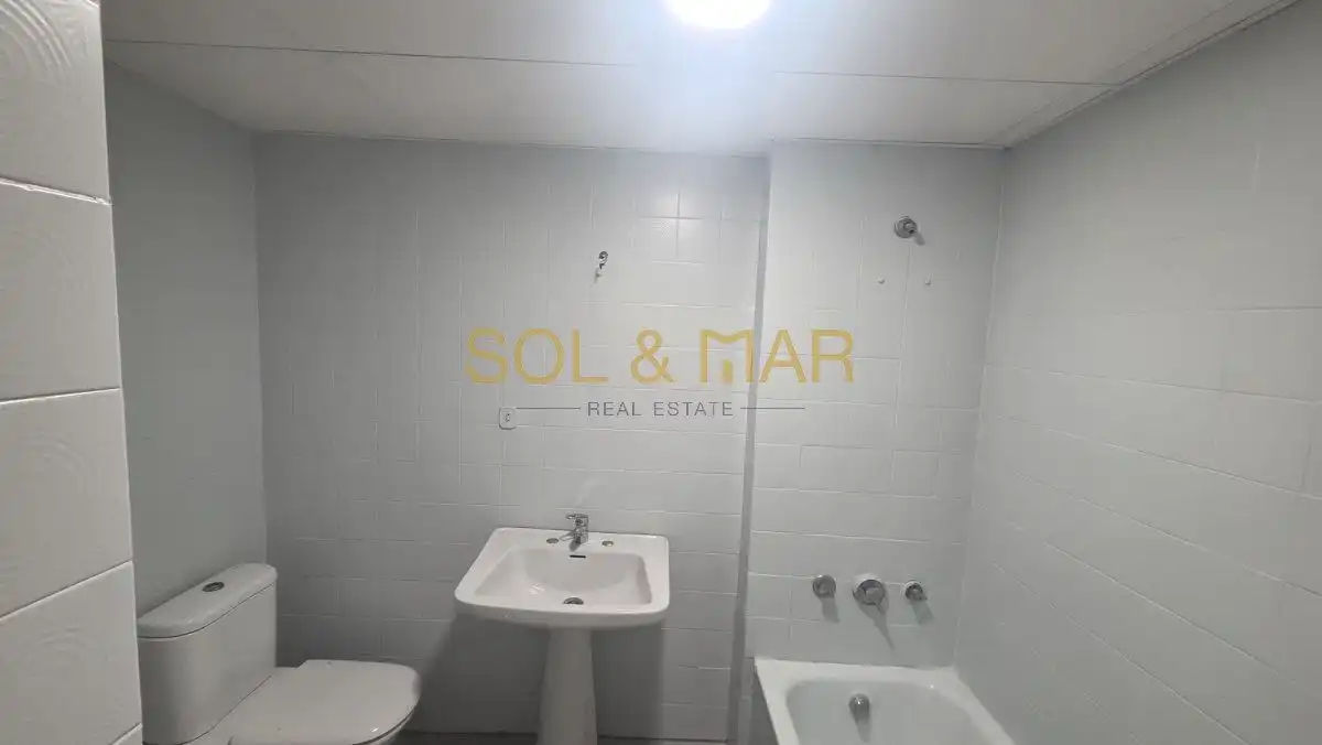 Badezimmer von Wohnung zum Verkauf in Torremolinos mit Heizung, Terrasse und Gemeinschaftspool