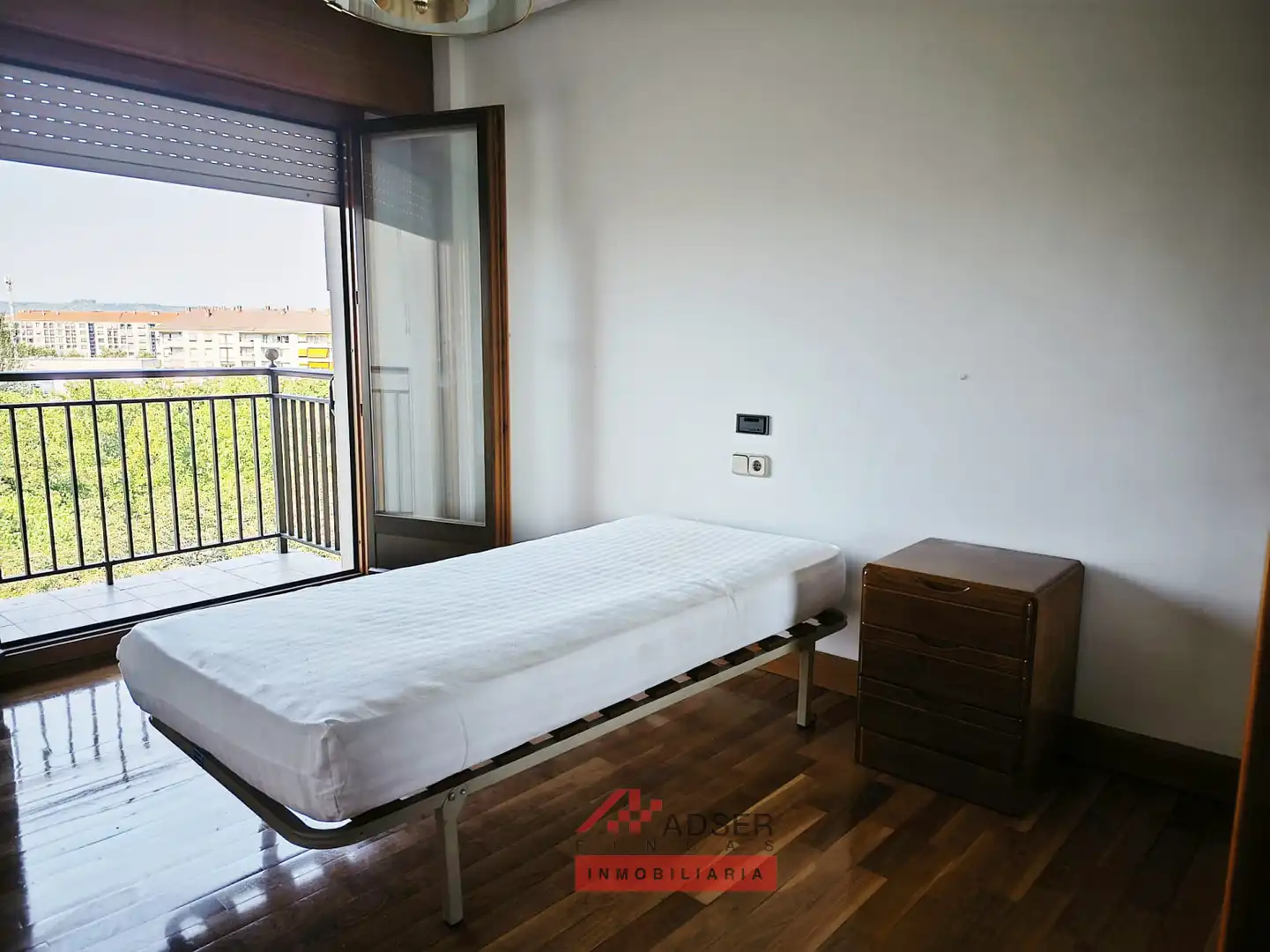 Habitación de Piso en venta en  Logroño con Calefacción, Parquet y Terraza