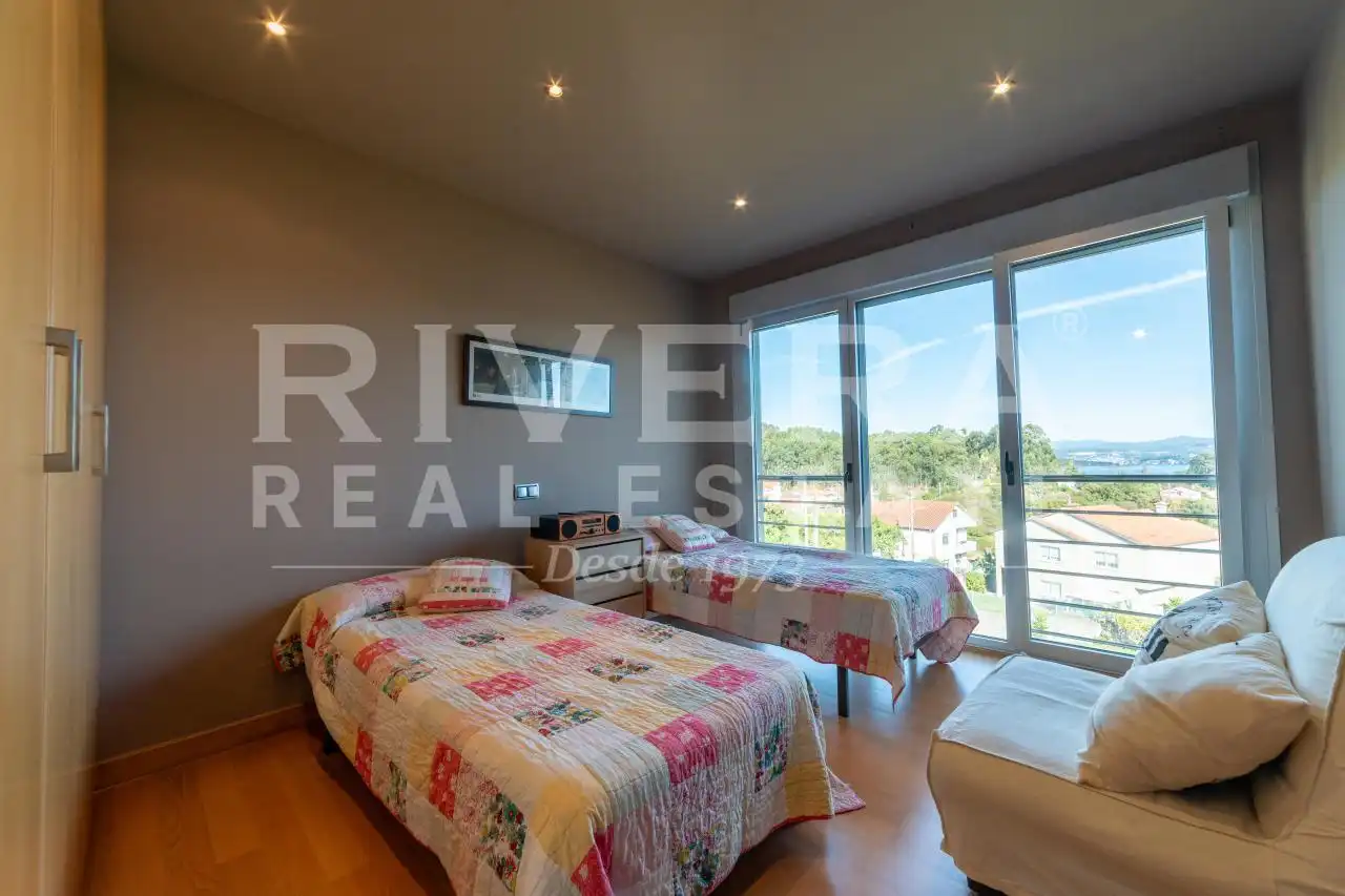 Habitación de Casa o chalet en venta en Poio con Calefacción, Jardín privado y Terraza