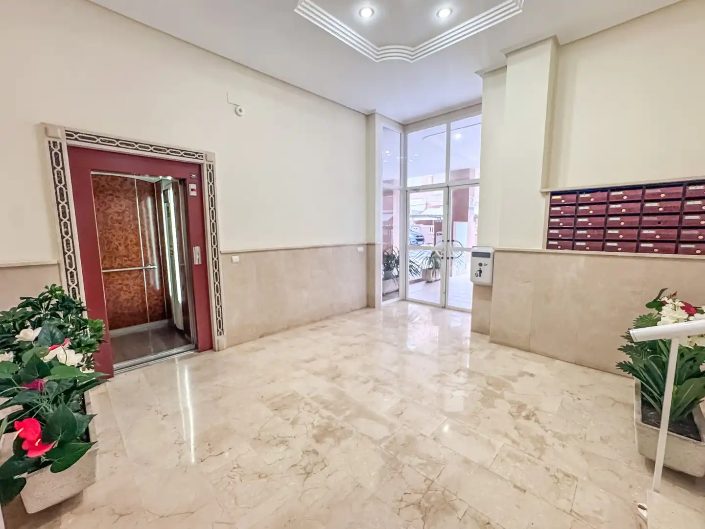 Apartamento de alquiler en Santa Pola con Terraza, Piscina y Amueblado