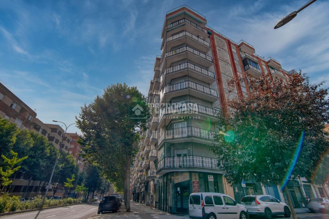 Exterior view of Flat for sale in Salamanca Capital  with Balcony
