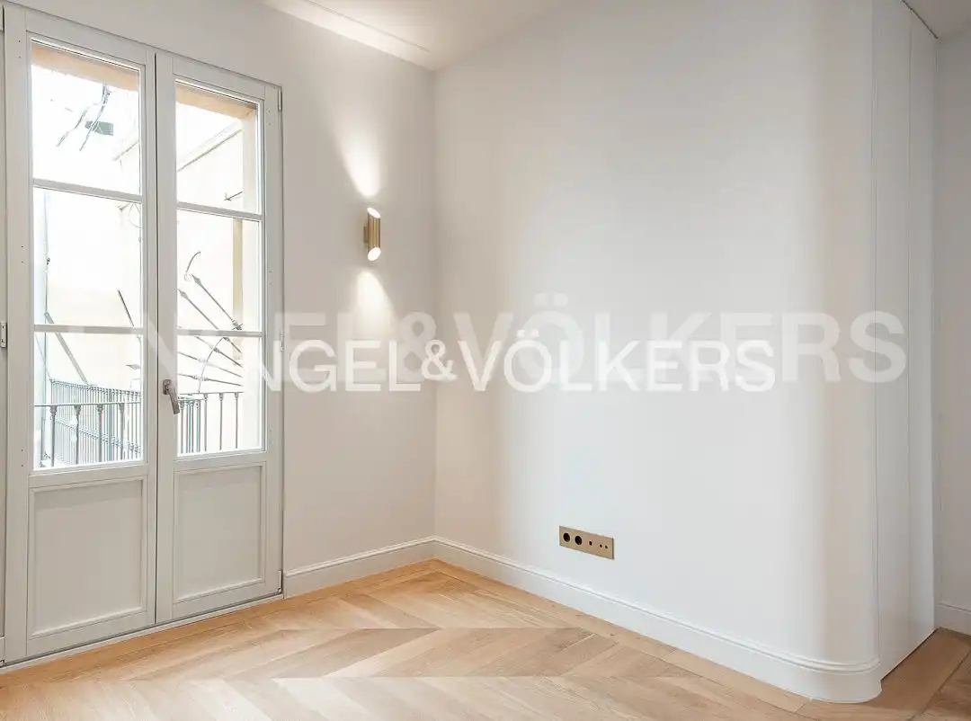 Bedroom of Attic for sale in Barcelona  with Air Conditioner, Heating and Parquet flooring