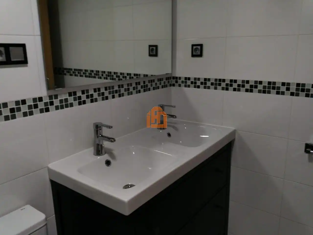 Badezimmer von Wohnung zum Verkauf in León Capital  mit Heizung, Parkett und Abstellraum