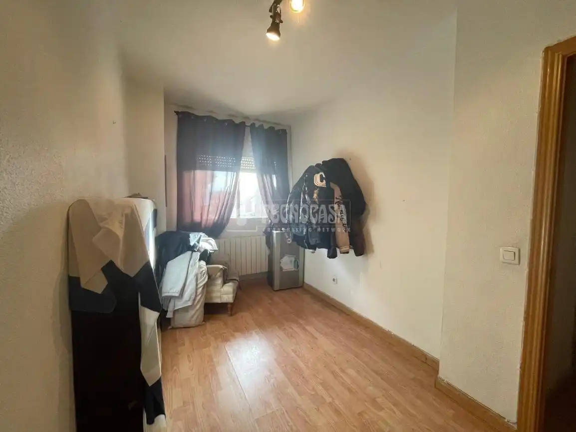 Dormitori de Casa adosada en venda en Velilla de San Antonio