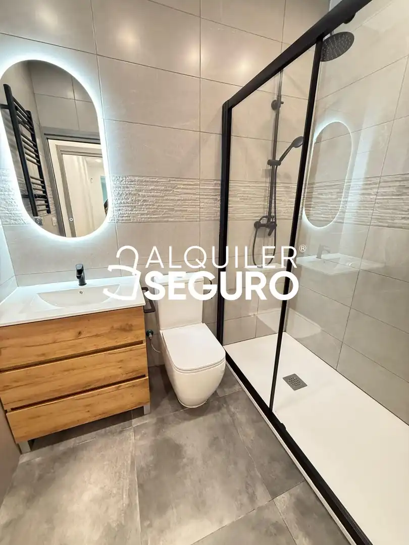 Baño de Piso de alquiler en Barrio de Salamanca