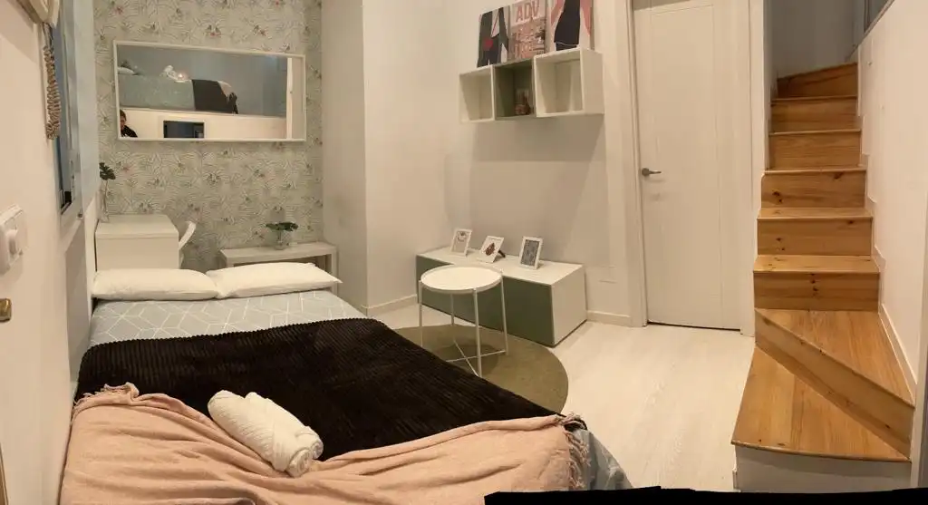 Estudio de alquiler en Calle de Caramuel, Puerta del Ángel