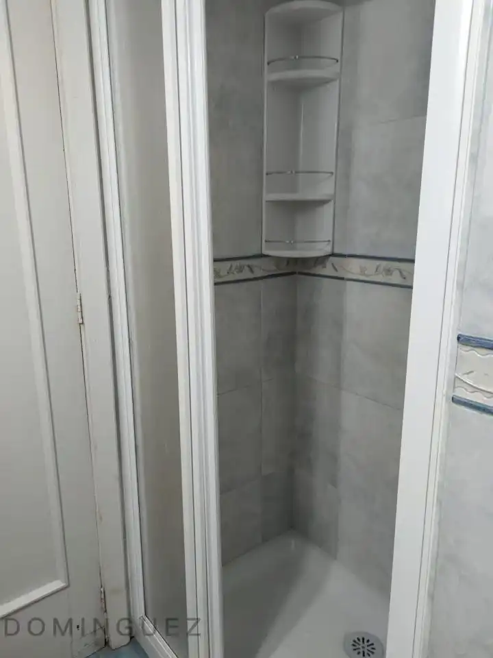 Bany de Pis de lloguer en Vigo  amb Calefacció i Moblat