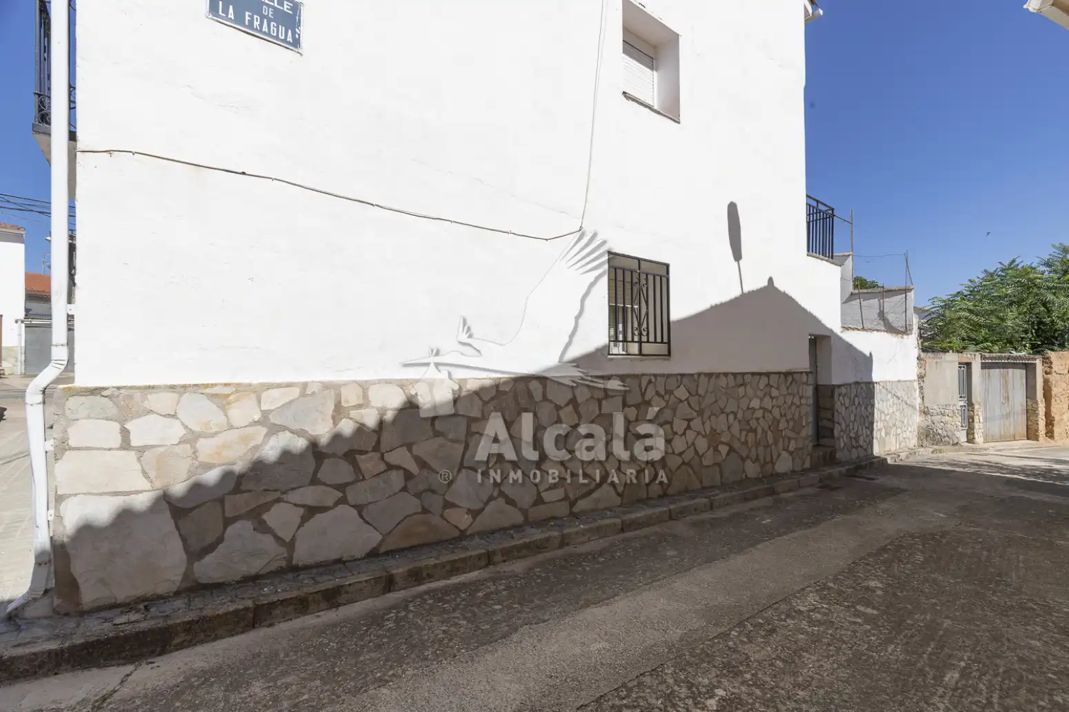 Vista exterior de Casa o xalet en venda en Espinosa de Henares amb Terrassa